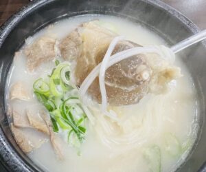 韓国ソウル父娘二人旅 Ep10 東大門でソルロンタン（牛骨スープ）【ビョルネオッ ソルロンタン】